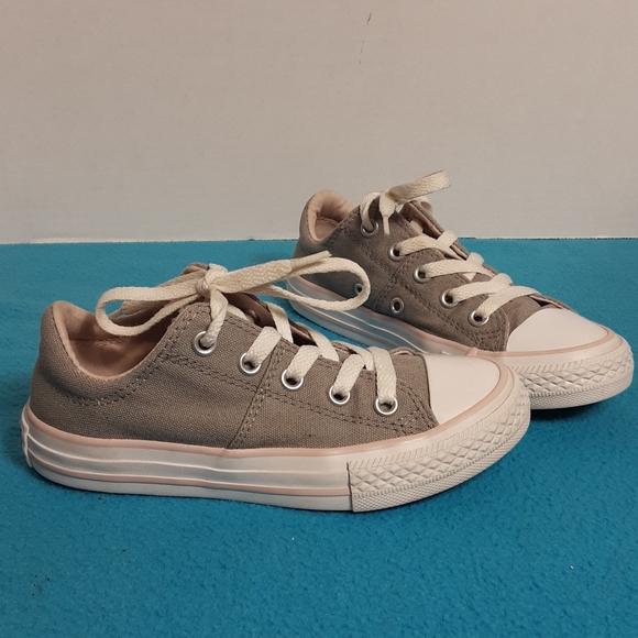 ❤❤❤CONVERSE ALL STAR SHOES JUNIOR SIZE 12❤❤❤ - Picture 2 of 4